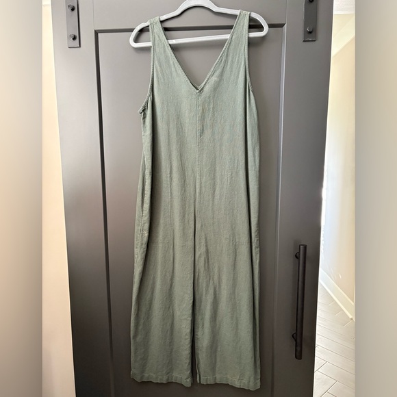 Universal Thread Sage Jumpsuit - Picture 1 of 3